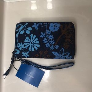 Vera Bradley Grab and Go Wristlet Wallet